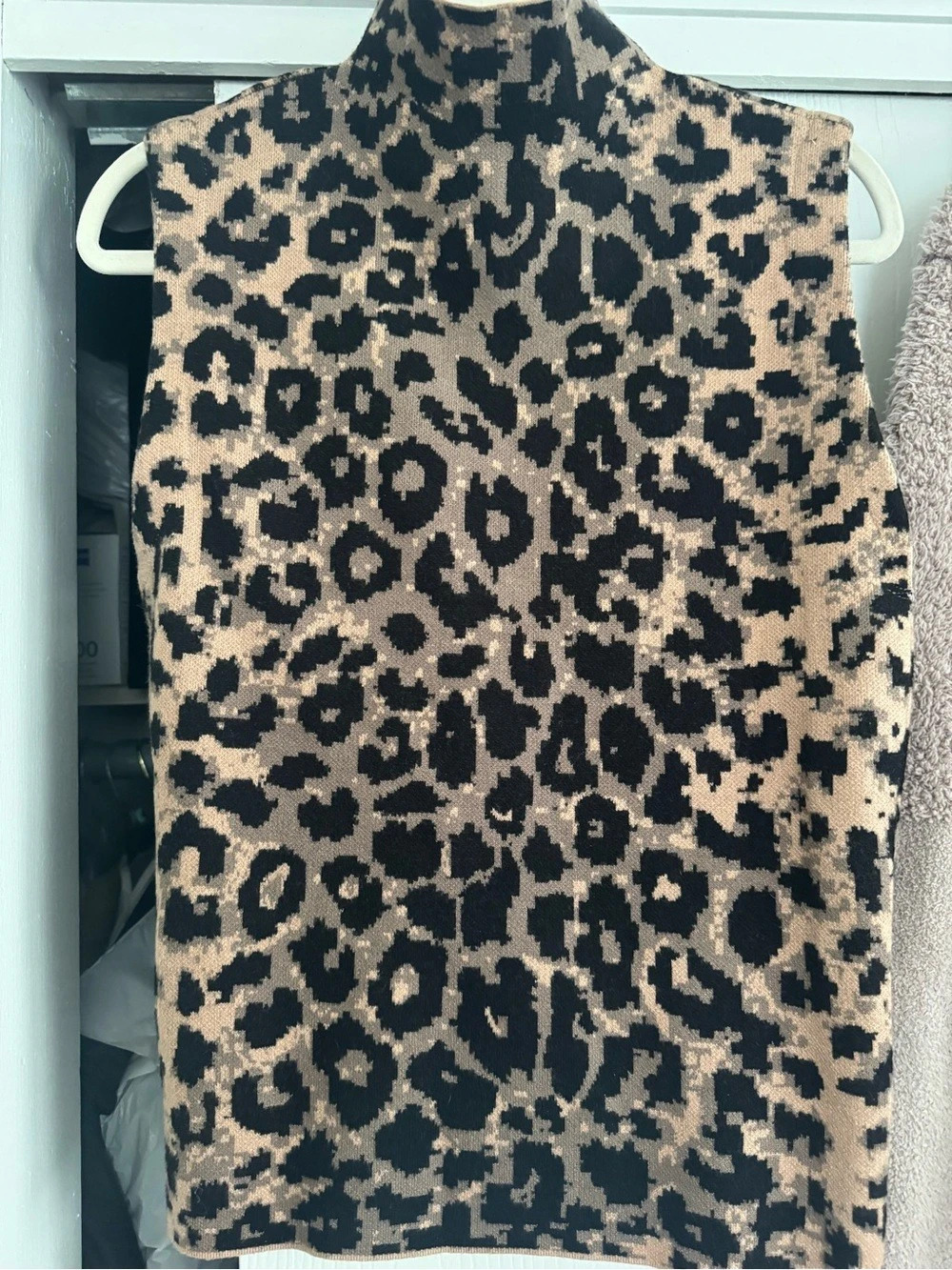 Nicole Miller New York Leopard Print Sweater Vest in Brown & Black Size Large
